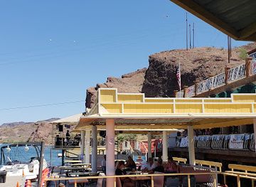 california/colorado-desert/restaurant/sundance-saloon