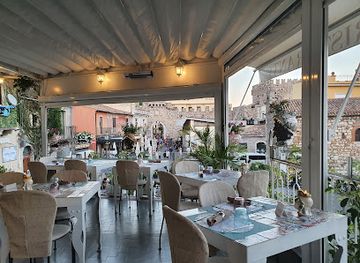 italy/taormina/restaurant/cutiludissi