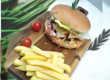 oman/mirbat/restaurant/pow-burger-mirbat-street