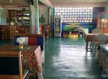 jamaica/treasure-beach-area/restaurant/gee-wiz