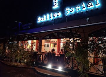 mauritius/grand-baie/restaurant/bullies-social