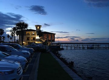 florida/pensacola-beach/restaurant/the-grand-marlin-of-pensacola-beach