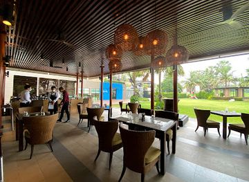 thailand/samut-prakan/restaurant/favola