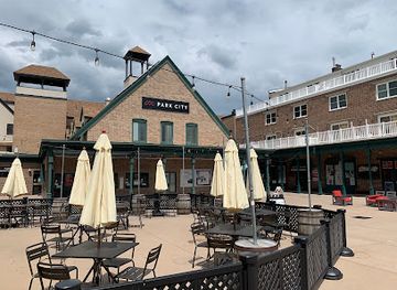 utah/park-city/restaurant/legends-bar-grill
