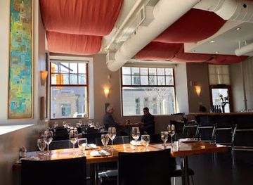 canada/ottawa/restaurant/play-food-wine