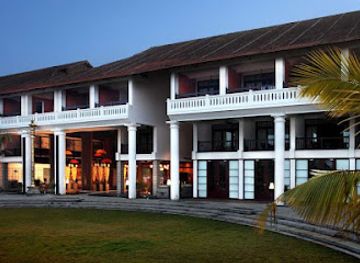 india/kerala-backwaters/restaurant/vasundhara-sarovar-premiere