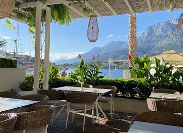 croatia/makarska/restaurant/sushi-bar-osejava