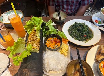 vietnam/northwest/restaurant/lake-view-side-restaurant