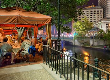 rhode-island/blackstone-river-bikeway/restaurant/cafe-nuovo