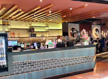 COLLIN'S® Changi Airport T3