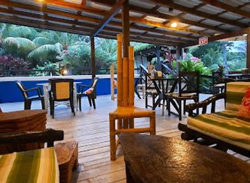 honduras/cayos-cochinos/restaurant/guava-grill-pool-bar-restaurant