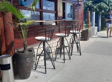 montenegro/cetinje/restaurant/mala-kuzina