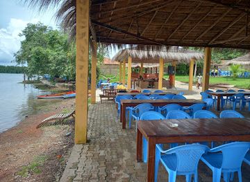 guinea-bissau/bolama-region/restaurant/canafistra-crescendo-a-beira-rio