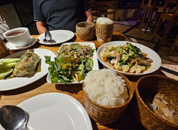 laos/vientiane/chanthabouly/restaurant/khop-chai-deu