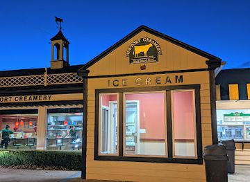 rhode-island/newport-cliff-walk/restaurant/newport-creamery