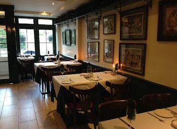 united-kingdom/london/camden-town/restaurant/daphne-restaurant