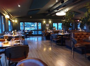 maine/kennebunkport/restaurant/ultramar