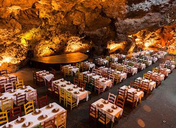 mexico/central-mexico/restaurant/la-gruta