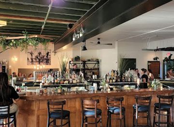 rhode-island/newport-county/restaurant/stoneacre-garden