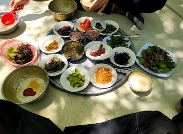 south-korea/suncheon/restaurant/gogyesan-boribapjip-araetjip