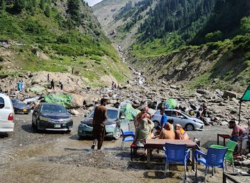pakistan/kaghan/restaurant/trout-fish-hotel