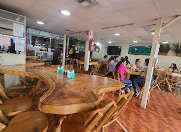 ecuador/salinas/restaurant/bar-restaurant-los-helechos