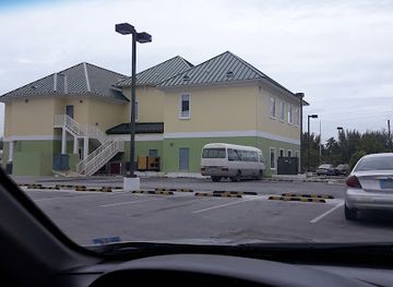 the-bahamas/abaco-islands/restaurant/the-pines-restaurant-lounge