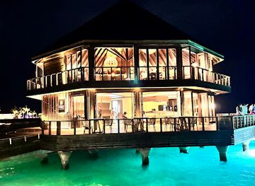 maldives/lhaviyani-atoll/restaurant/umi-restaurant-bar-at-jawakara-islands-maldives