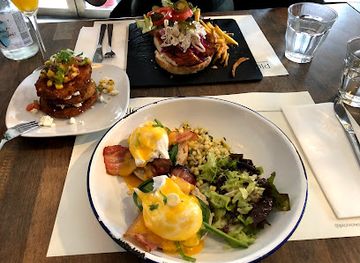 spain/barcelona/restaurant/picnic