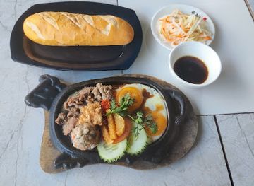 laos/thakhek/restaurant/banh-my-ngon