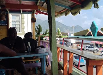 dominica/saint-george/restaurant/hi-rise-beach-bar