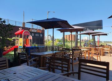 paraguay/itapua-plains/restaurant/pizza-hut