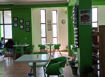 ethiopia/kaffa/restaurant/moyos-cafe
