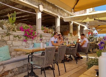 croatia/trogir/restaurant/vrata-o-grada