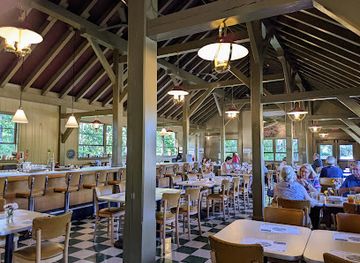 north-carolina/blue-ridge-mountains/restaurant/the-bluffs