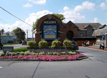 pennsylvania/pennsylvania-dutch-country/restaurant/miller-s-smorgasbord-restaurant