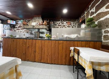 portugal/guimaraes/restaurant/adega-dos-caquinhos