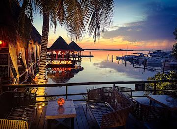 mexico/cancun/restaurant/navios