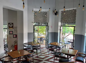 Tikuun Comedor Local