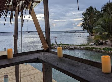 belize/lighthouse-reef-atoll/restaurant/reef-s-end-bar-and-restaurant