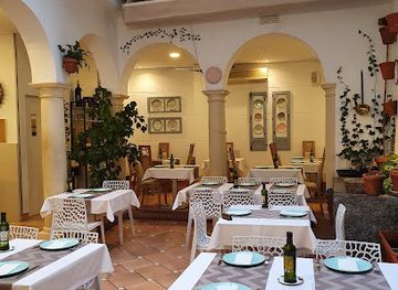 spain/cordoba/restaurant/patio-romano