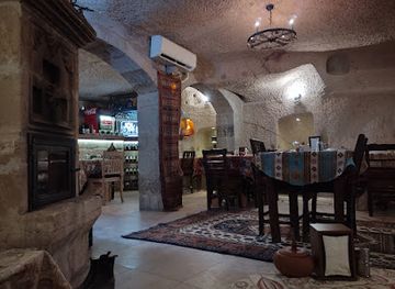 turkiye/troad/restaurant/topdeck-cave