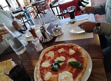 malta/paola/restaurant/vecchia-napoli-skyparks-luqa