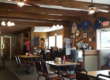 tennessee/upper-cumberland/restaurant/wayne-s-grill