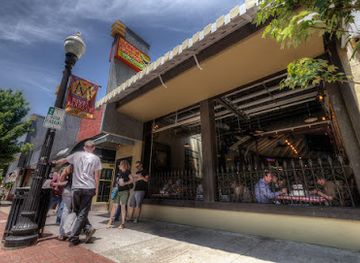 arkansas/central-arkansas/restaurant/gus-s-world-famous-fried-chicken