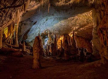 slovenia/postojna-cave/restaurant/jamski-dvorec