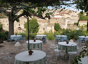 france/languedoc-coast/restaurant/restaurant-fleurs-d-olargues