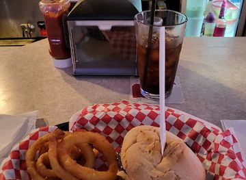 wisconsin/sheboygan/restaurant/sundance-saloon