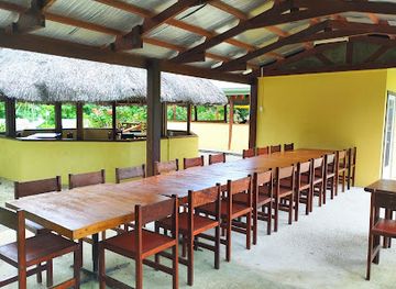 vanuatu/luganville/restaurant/harbour-wrecks-beach-bar-and-restaurant