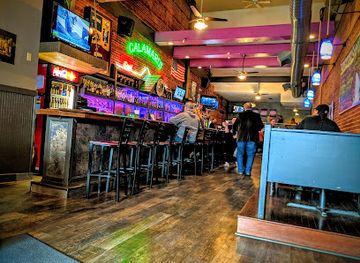 pennsylvania/erie/downtown-erie/restaurant/calamari-s-squid-row